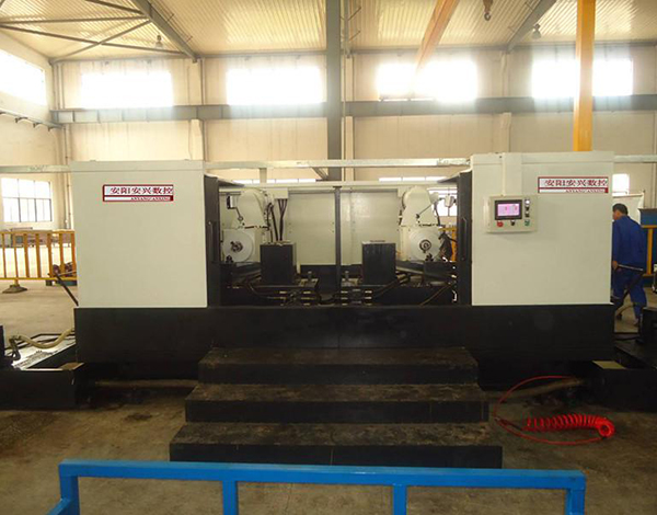主銷(xiāo)孔雙頭鉆機(jī)床